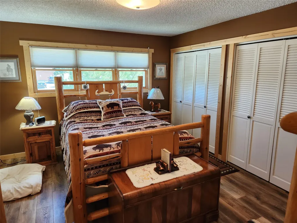 302 9th Avenue SE Cut Bank MT 59427