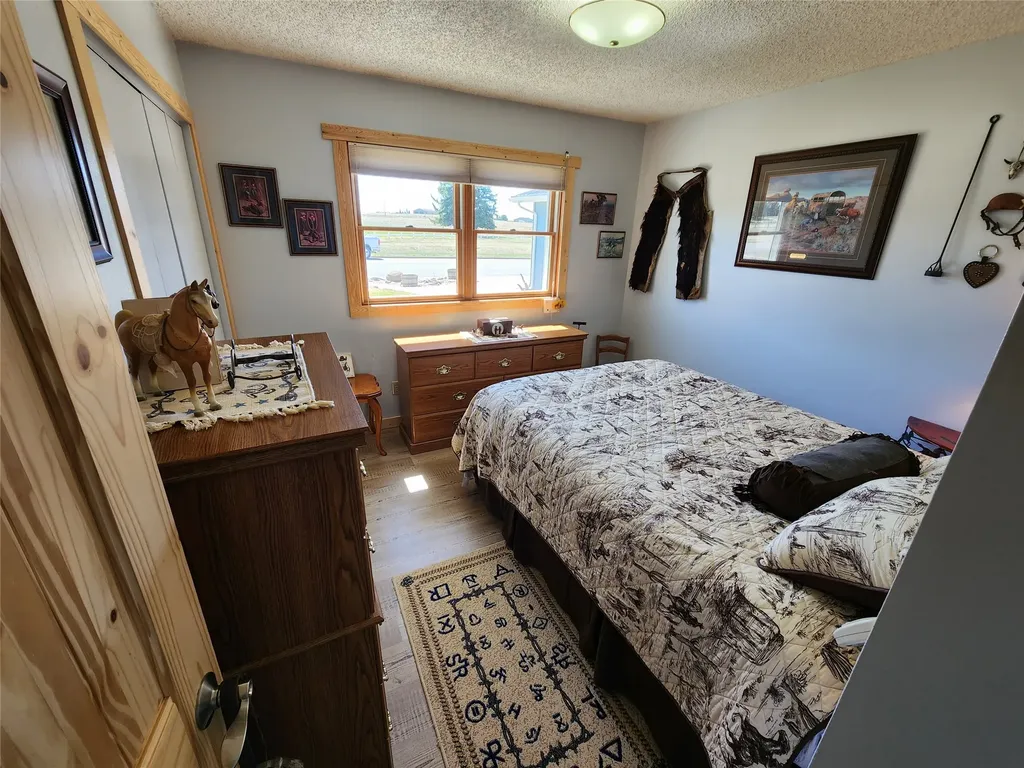 302 9th Avenue SE Cut Bank MT 59427