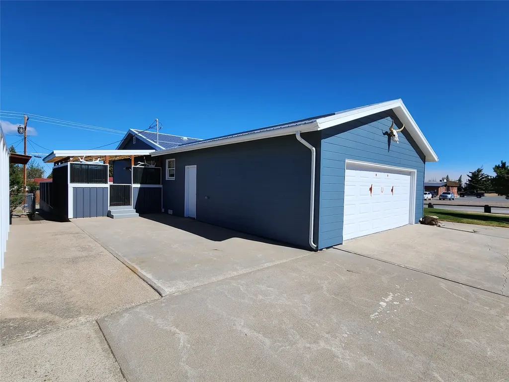 302 9th Avenue SE Cut Bank MT 59427