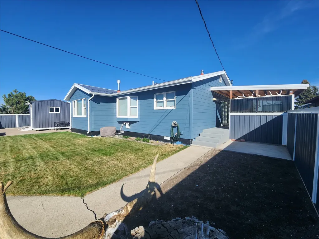 302 9th Avenue SE Cut Bank MT 59427