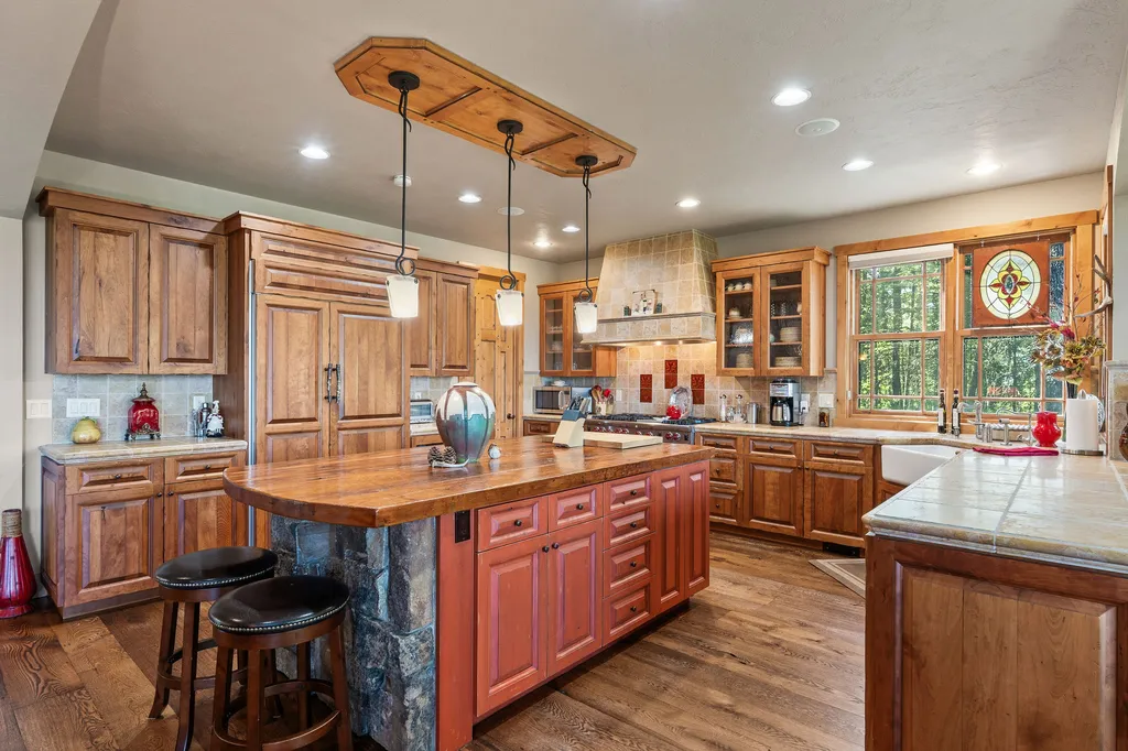 599 Pommel Drive Bigfork MT 59911