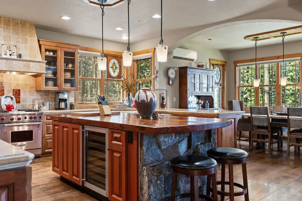 599 Pommel Drive Bigfork MT 59911