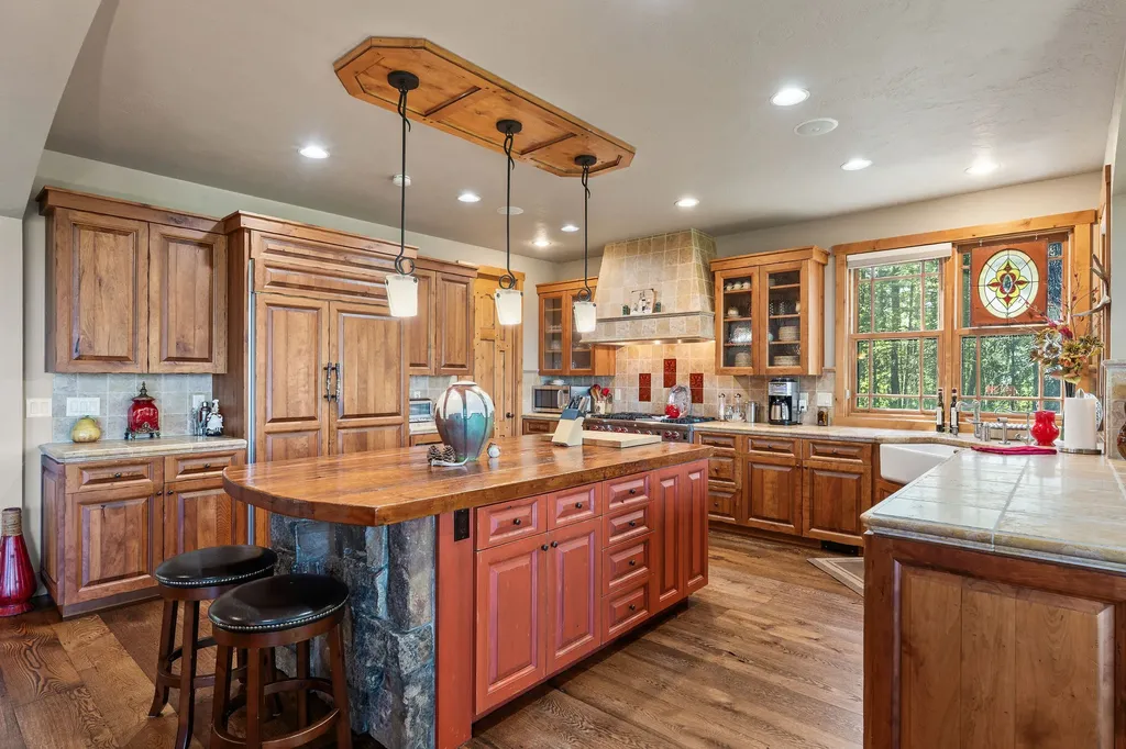 599 Pommel Drive Bigfork MT 59911
