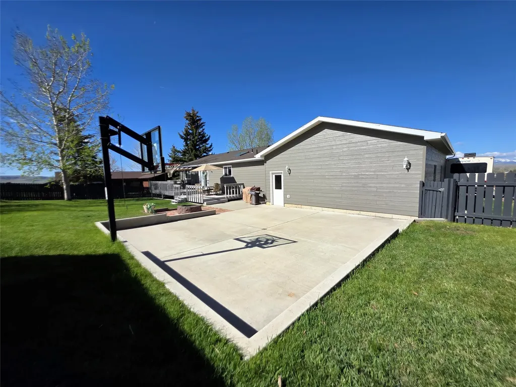 303 12th Avenue NE Choteau MT 59422