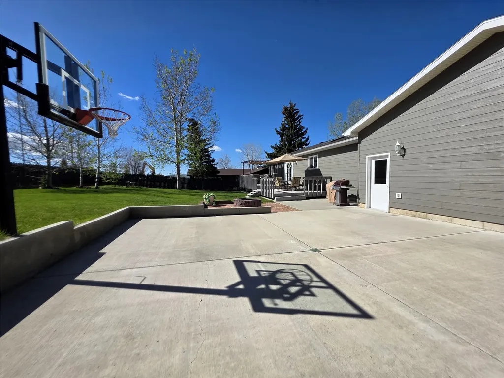 303 12th Avenue NE Choteau MT 59422