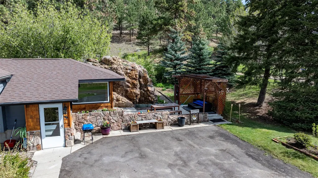 24 Wendell Lane Clancy MT 59634