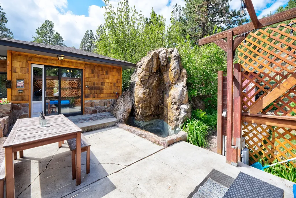 24 Wendell Lane Clancy MT 59634