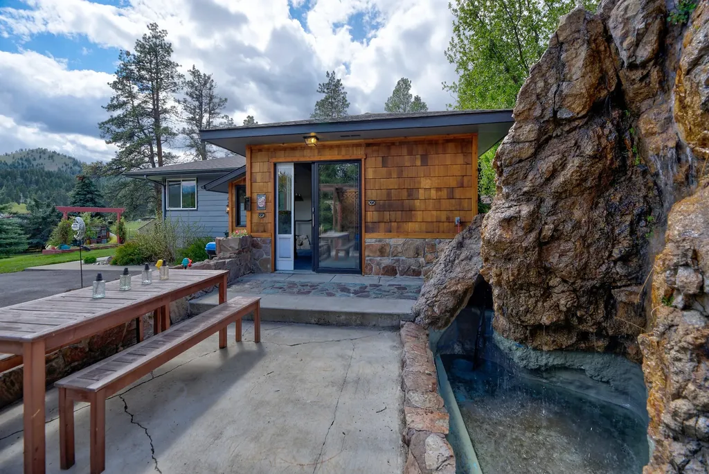 24 Wendell Lane Clancy MT 59634