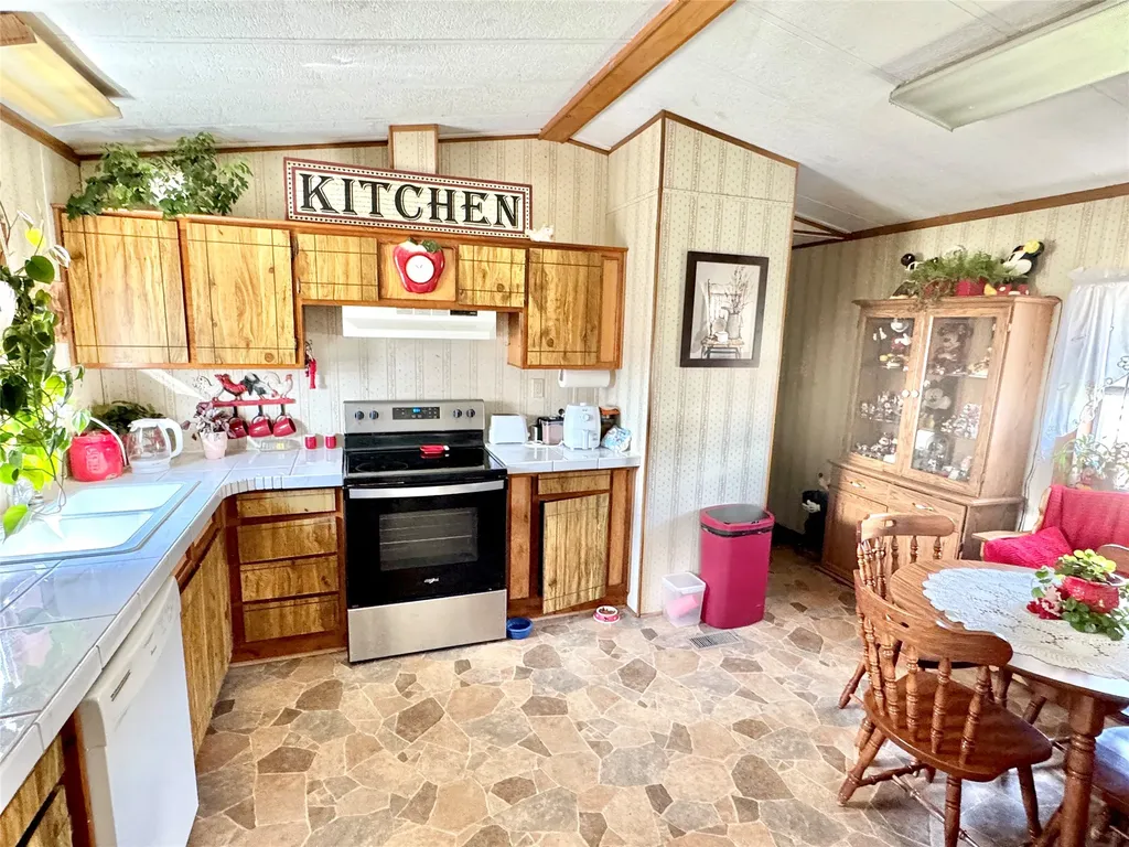 401 Sixth Avenue SW White Sulphur Springs MT 59645