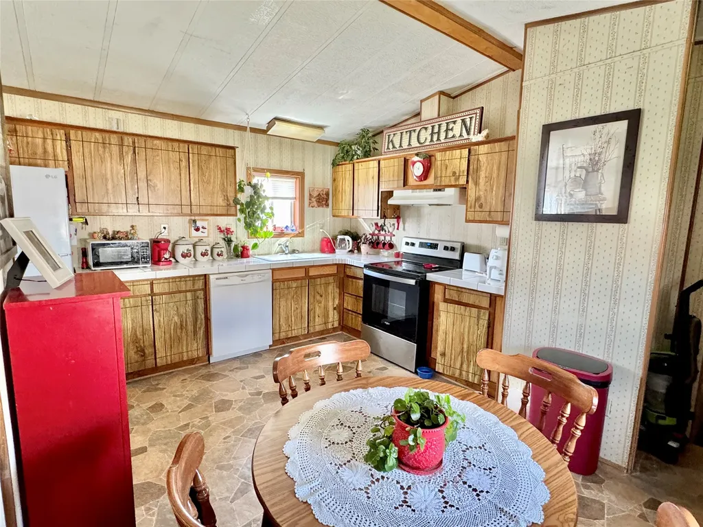 401 Sixth Avenue SW White Sulphur Springs MT 59645
