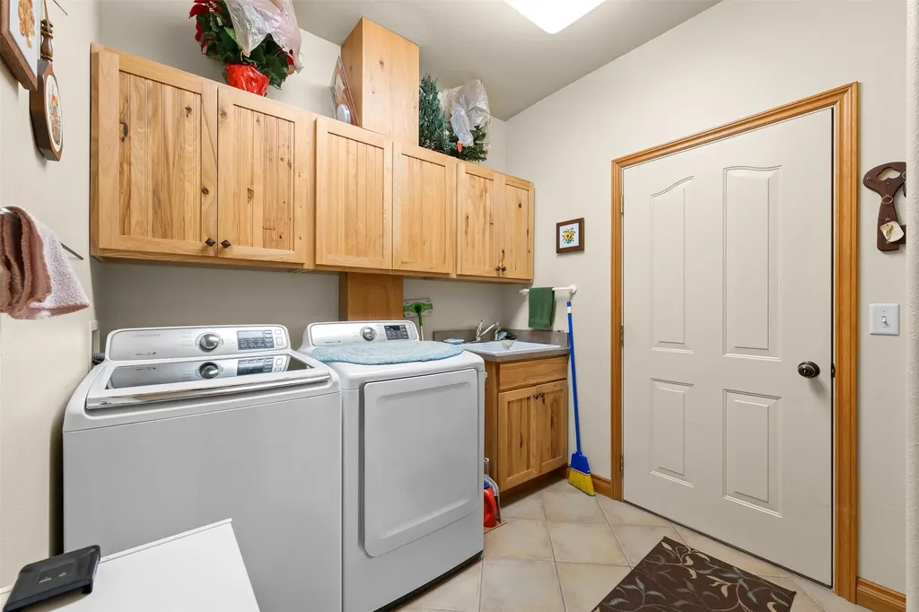 24 Lone Pine Trail Hamilton MT 59840