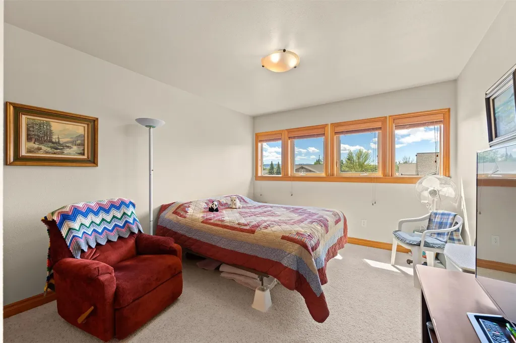24 Lone Pine Trail Hamilton MT 59840