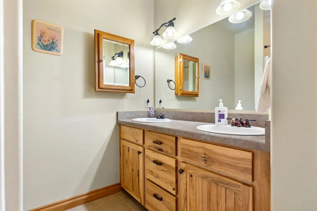 24 Lone Pine Trail Hamilton MT 59840