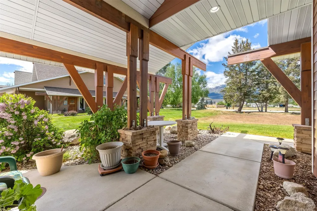 24 Lone Pine Trail Hamilton MT 59840