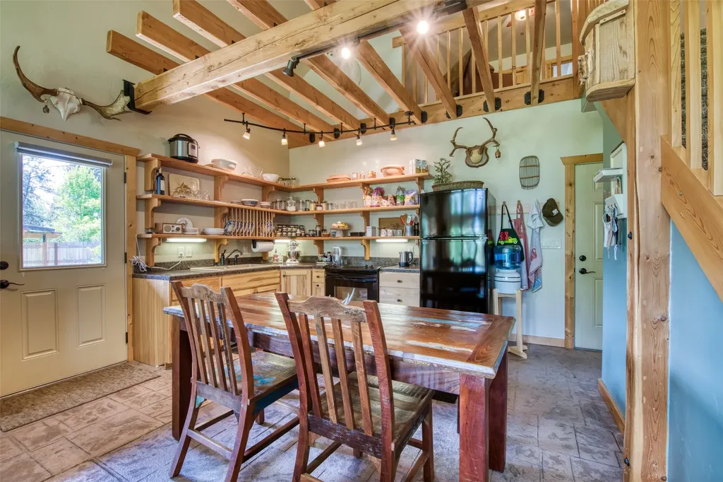 182 Mountain View Drive Victor MT 59875