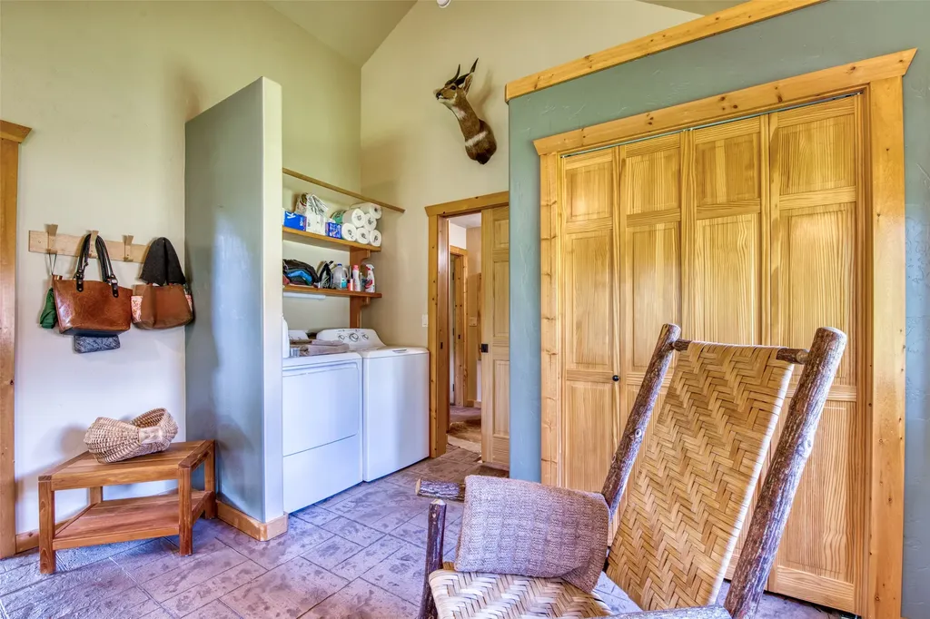 182 Mountain View Drive Victor MT 59875