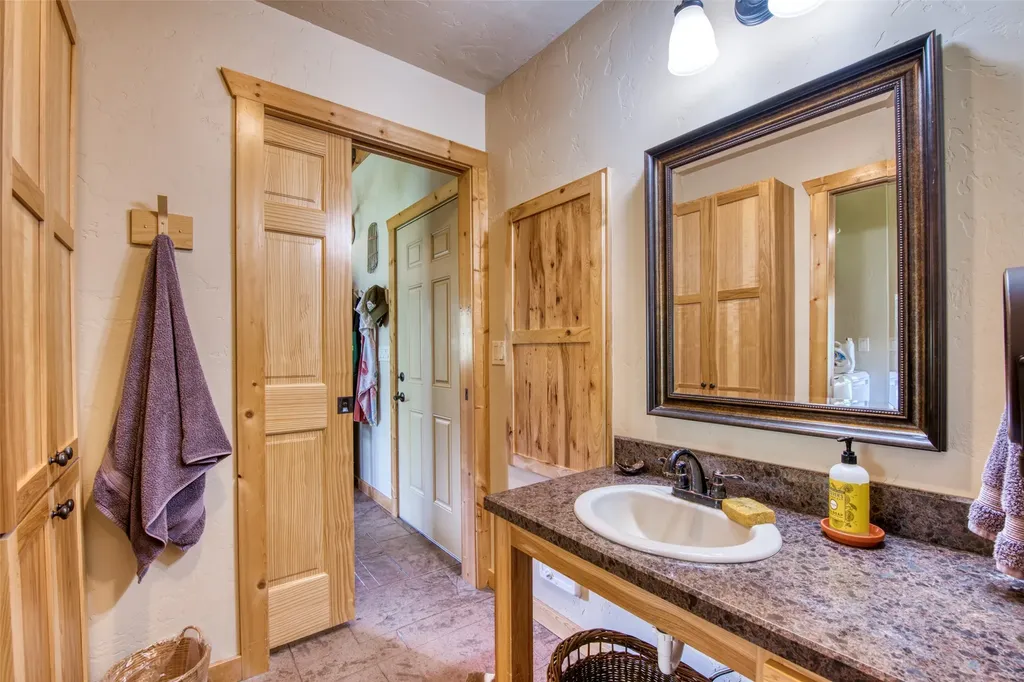 182 Mountain View Drive Victor MT 59875