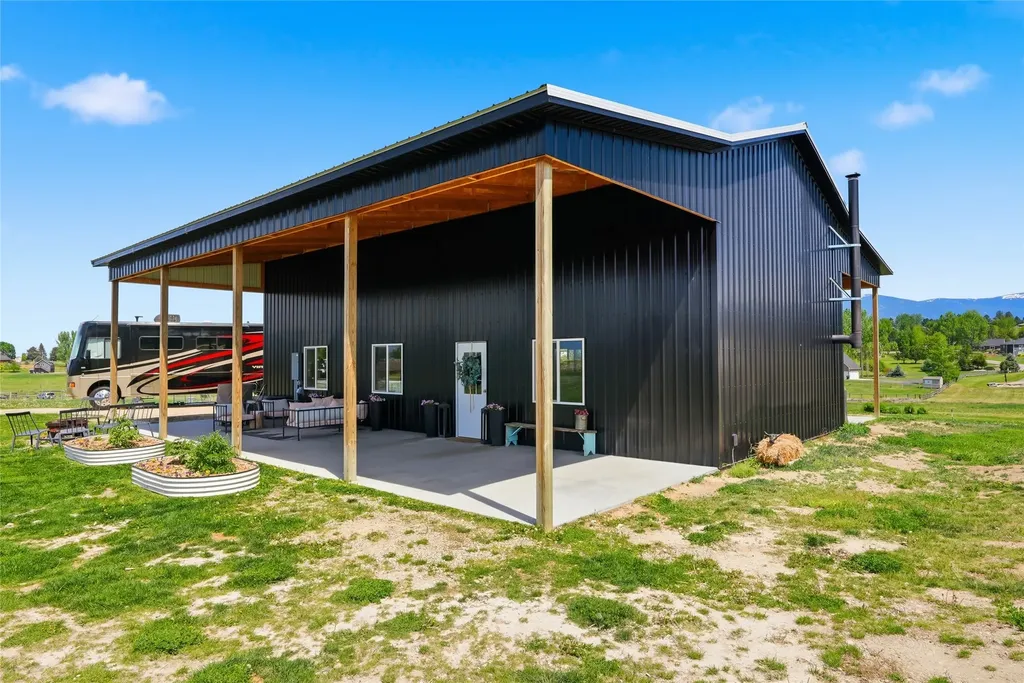 669 Farm Way Corvallis MT 59828