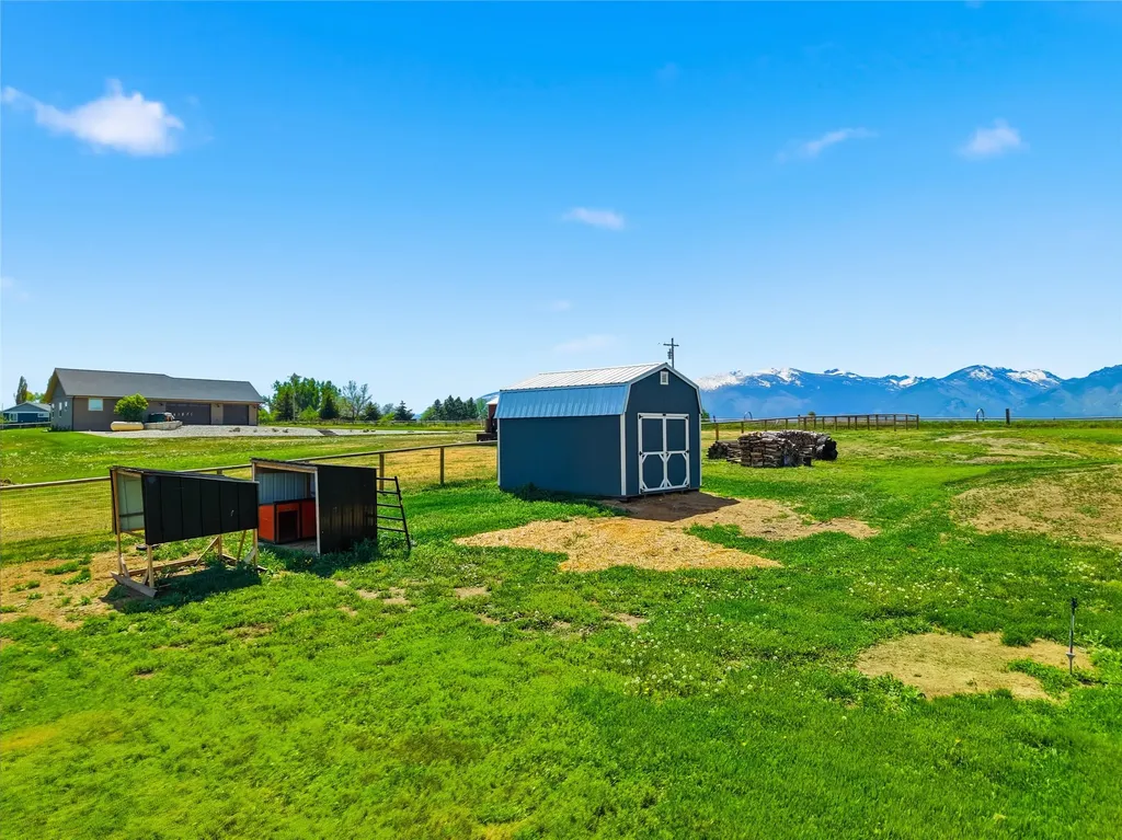 669 Farm Way Corvallis MT 59828