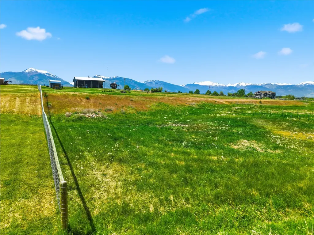 669 Farm Way Corvallis MT 59828