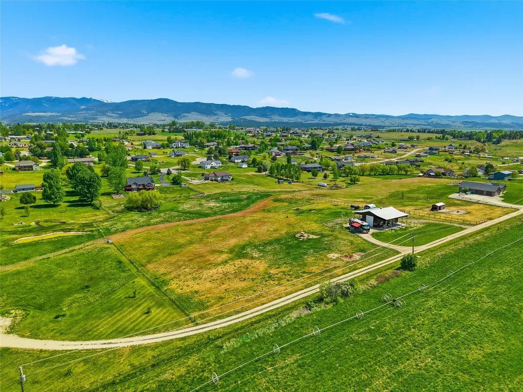 669 Farm Way Corvallis MT 59828