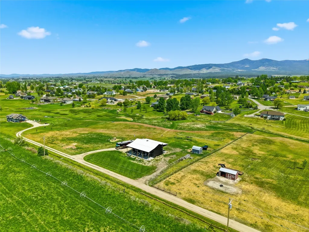 669 Farm Way Corvallis MT 59828