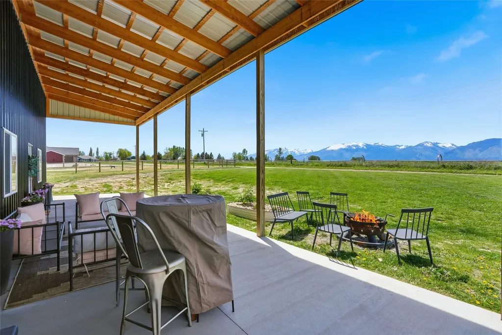 669 Farm Way Corvallis MT 59828