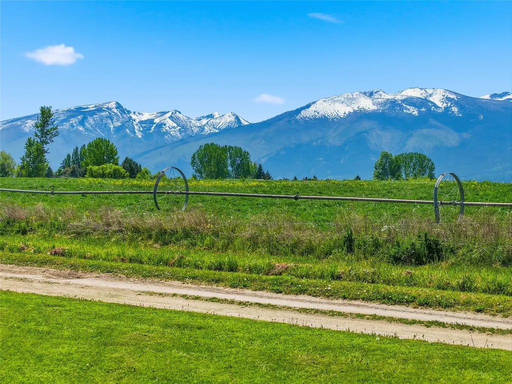 669 Farm Way Corvallis MT 59828
