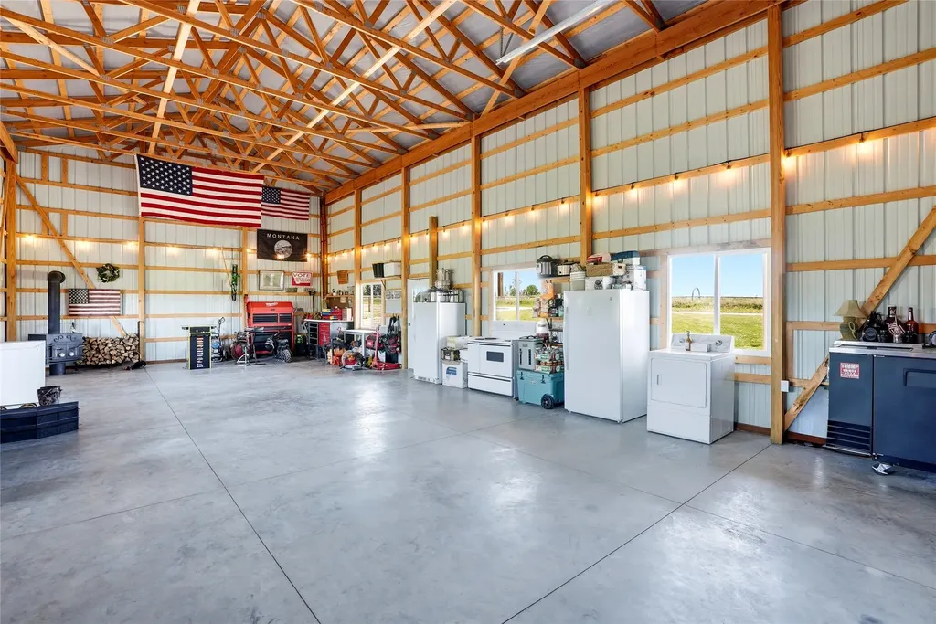 669 Farm Way Corvallis MT 59828