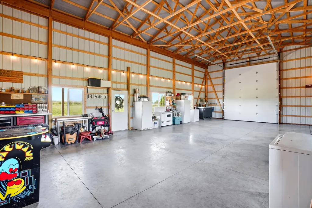 669 Farm Way Corvallis MT 59828