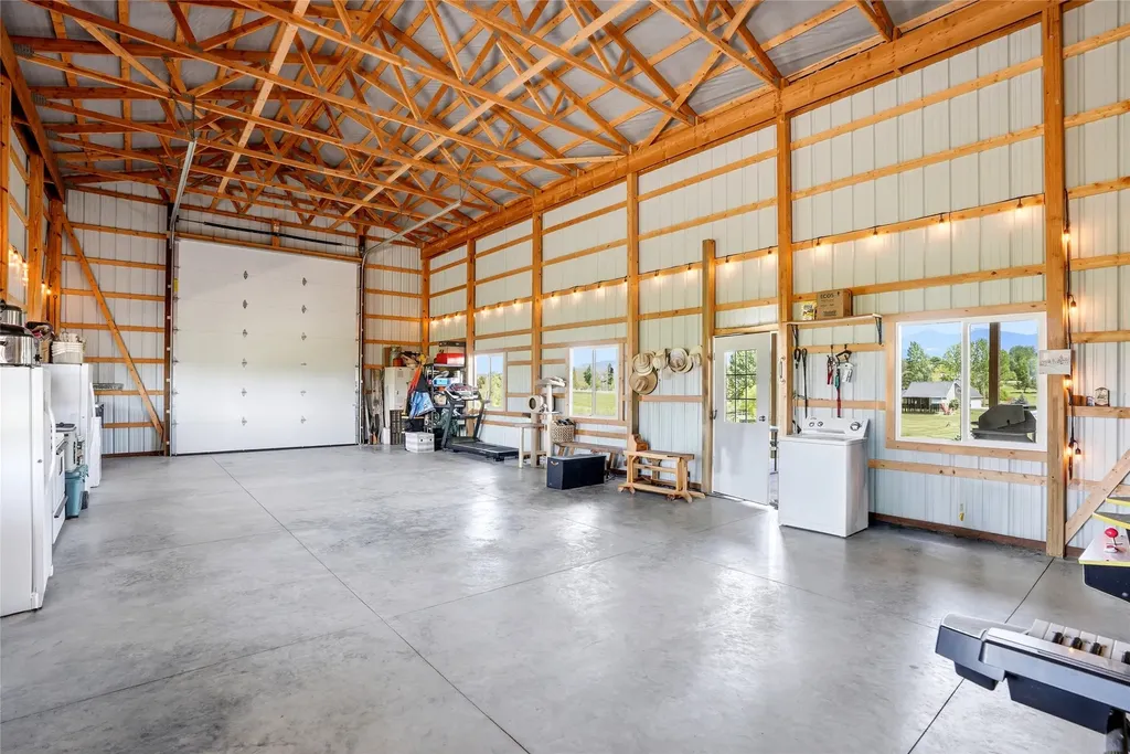 669 Farm Way Corvallis MT 59828