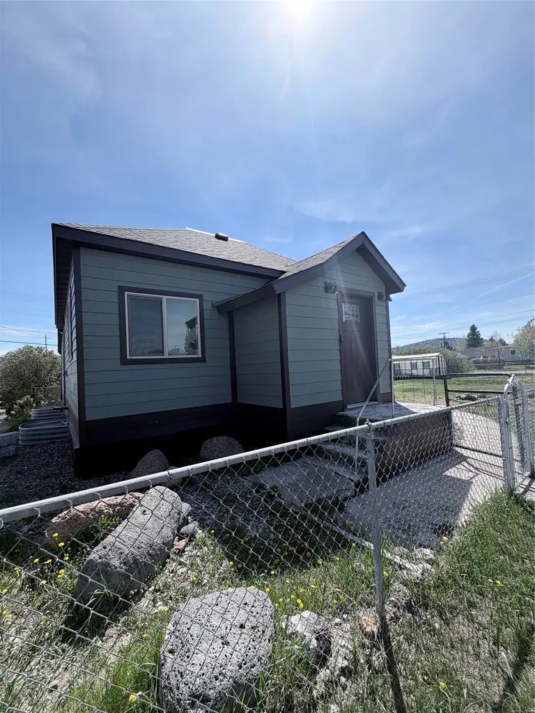 3106 & 3108 Wharton Street Butte MT 59701