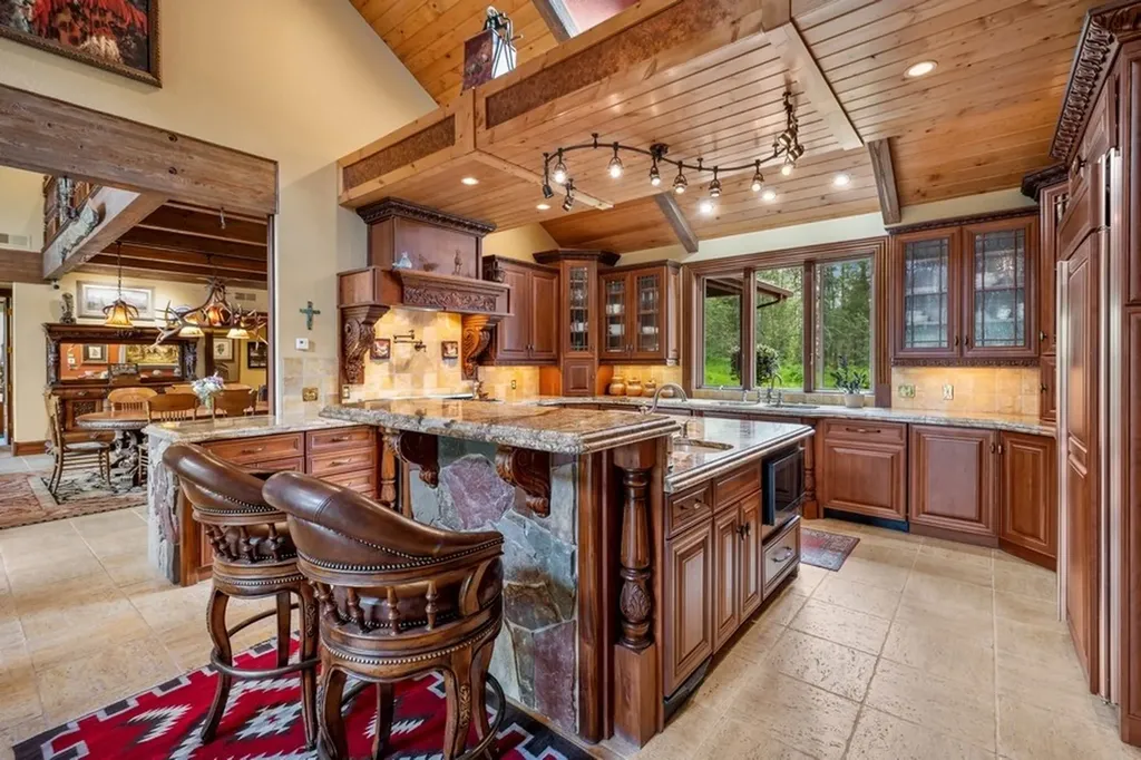 940 Mccaffery Road Bigfork MT 59911