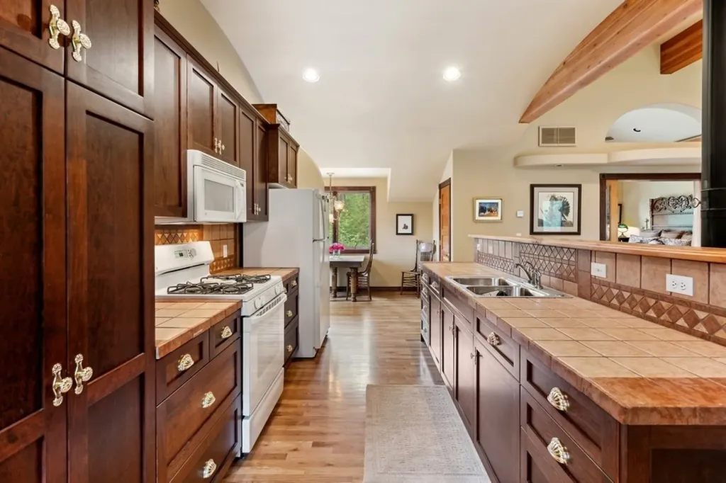 940 Mccaffery Road Bigfork MT 59911