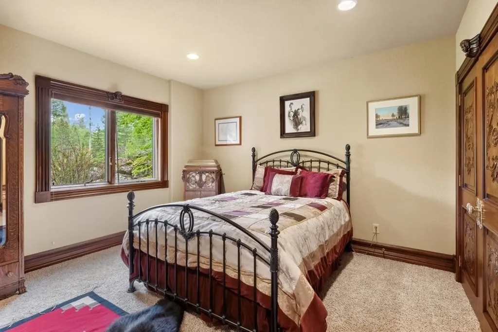 940 Mccaffery Road Bigfork MT 59911