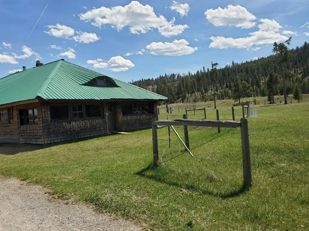 1559 Dalton Mountain Road Lincoln MT 59639