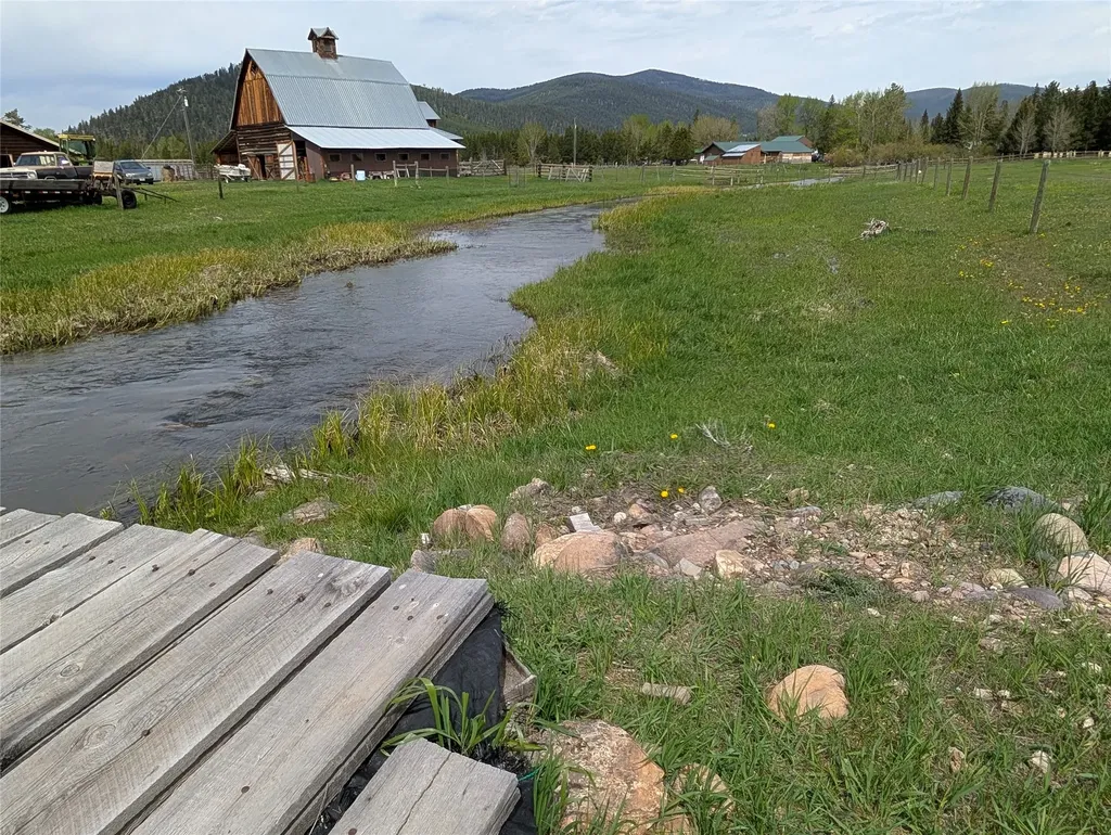 1559 Dalton Mountain Road Lincoln MT 59639