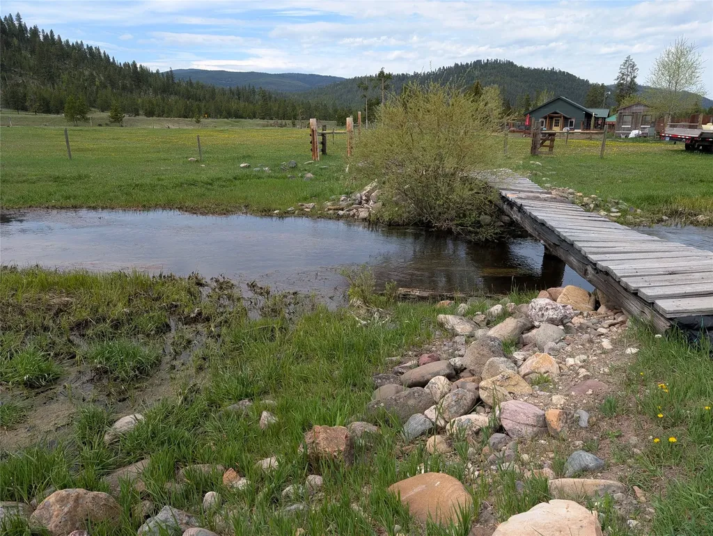 1559 Dalton Mountain Road Lincoln MT 59639
