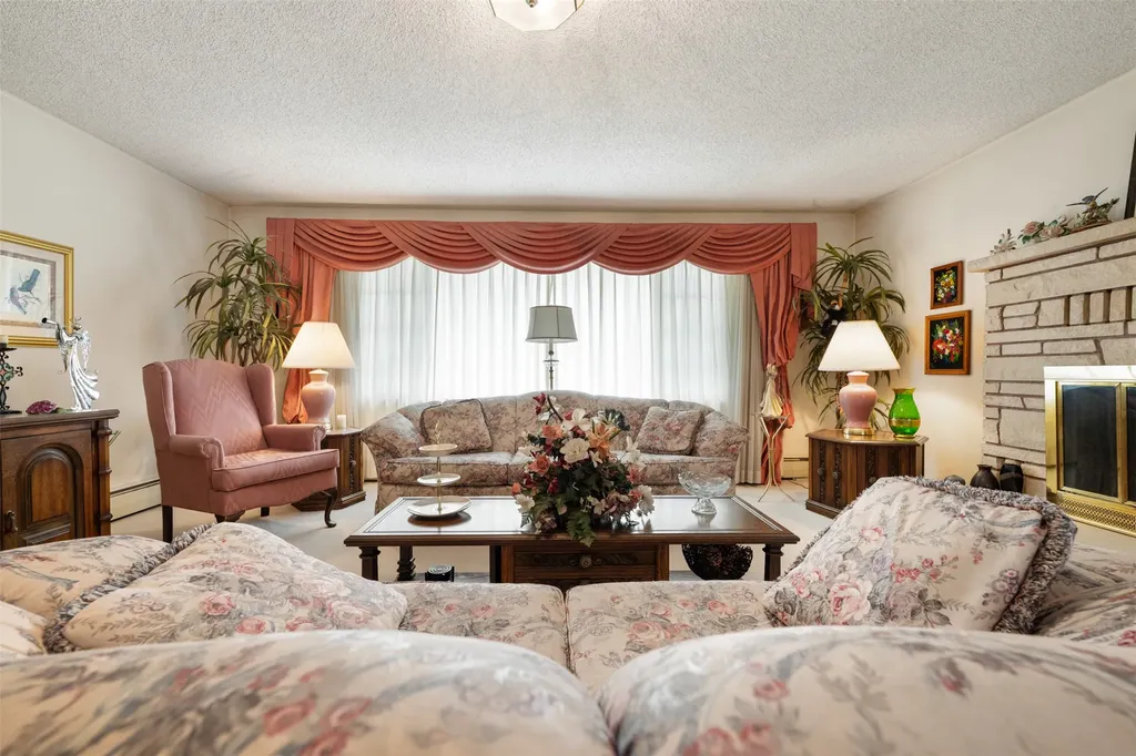 2818 Elizabeth Warren Avenue Butte MT 59701