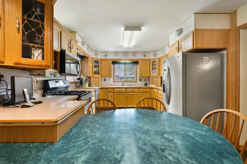 2818 Elizabeth Warren Avenue Butte MT 59701