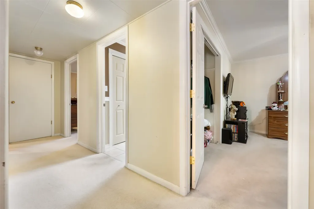 2818 Elizabeth Warren Avenue Butte MT 59701