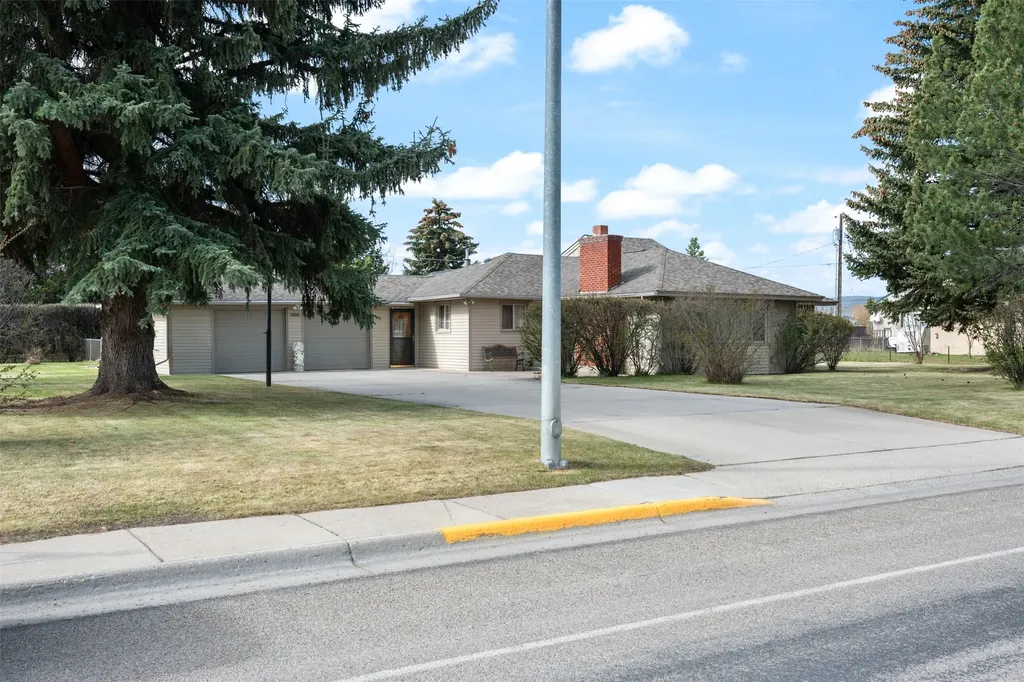 2818 Elizabeth Warren Avenue Butte MT 59701