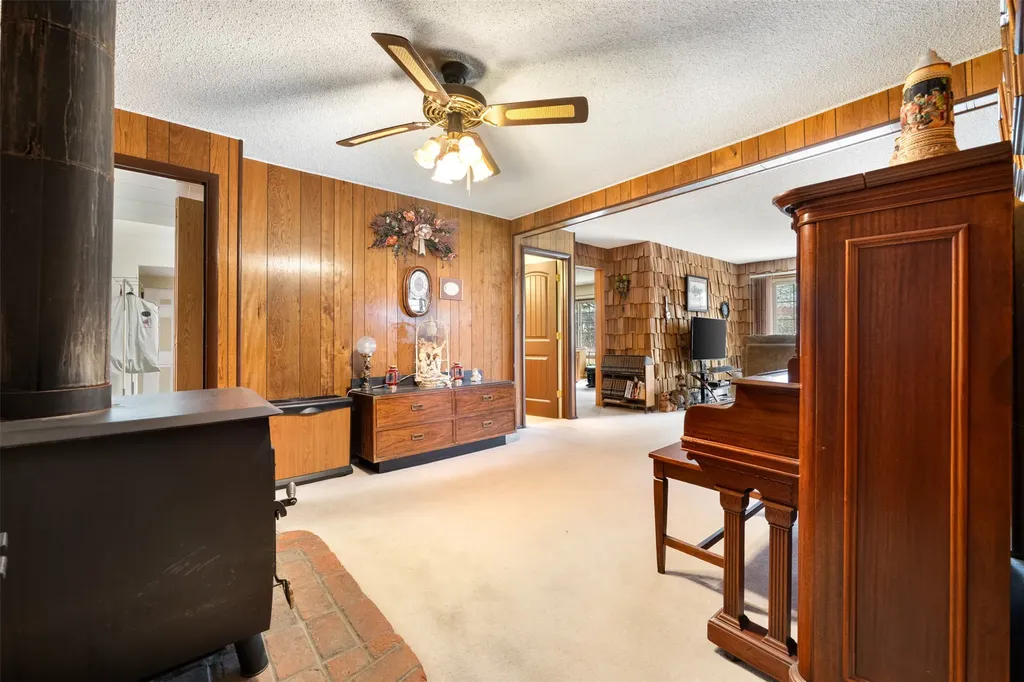 2818 Elizabeth Warren Avenue Butte MT 59701