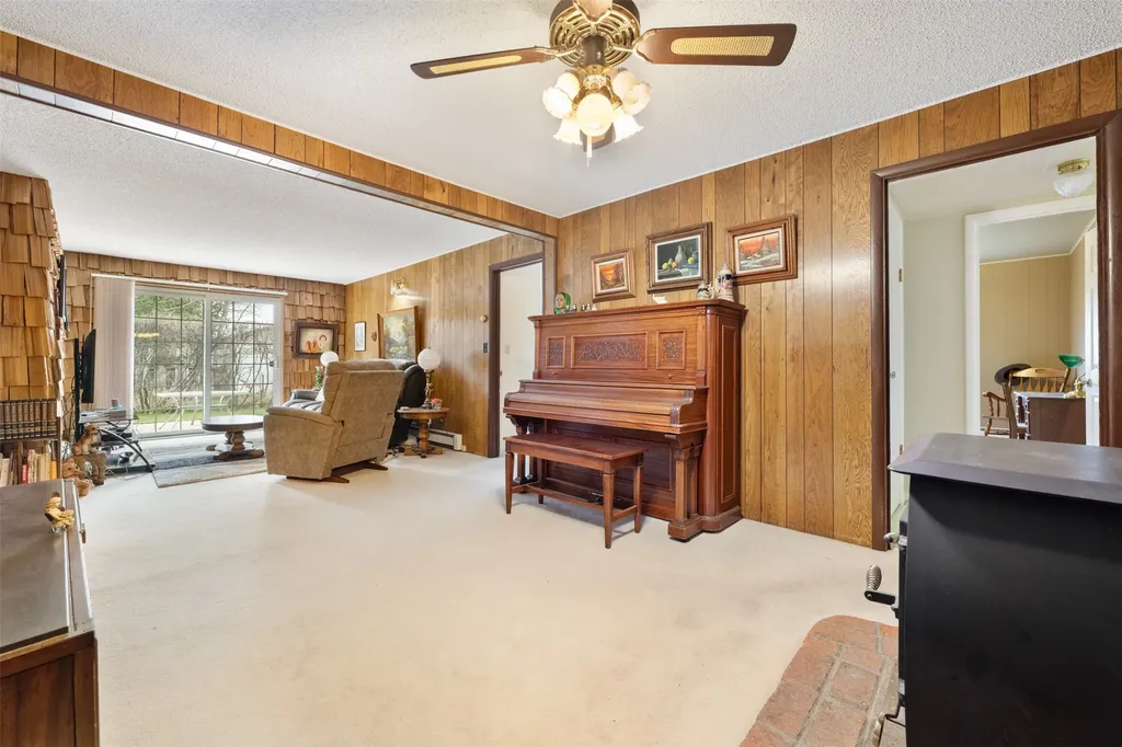2818 Elizabeth Warren Avenue Butte MT 59701