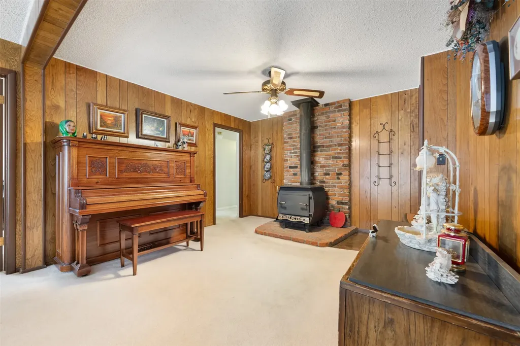 2818 Elizabeth Warren Avenue Butte MT 59701