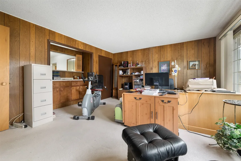 2818 Elizabeth Warren Avenue Butte MT 59701