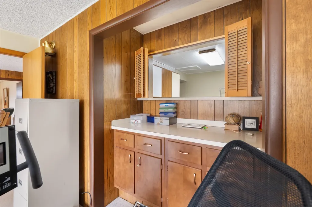 2818 Elizabeth Warren Avenue Butte MT 59701