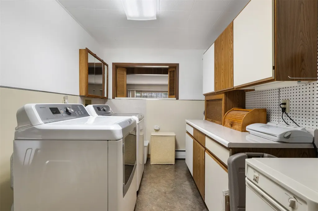 2818 Elizabeth Warren Avenue Butte MT 59701