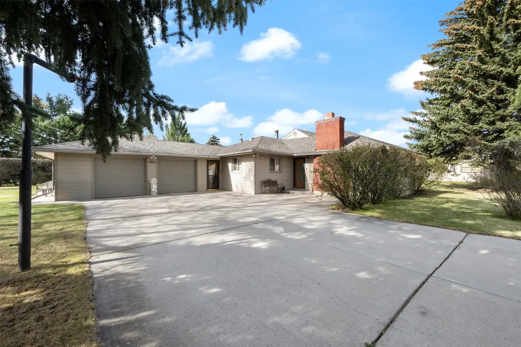 2818 Elizabeth Warren Avenue Butte MT 59701