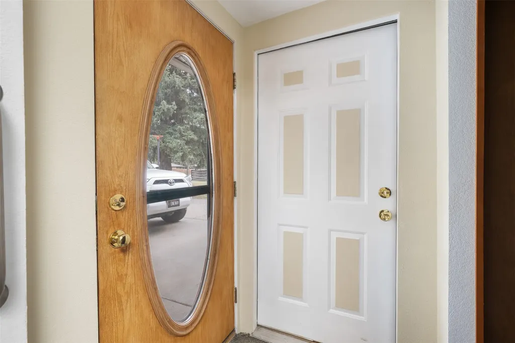 2818 Elizabeth Warren Avenue Butte MT 59701